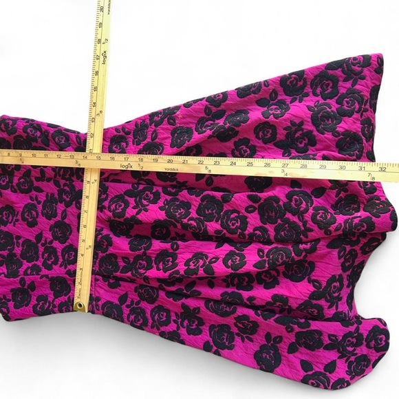 Aqua Pink and black floral print A-line dress with V-neck - Picture 5 of 5